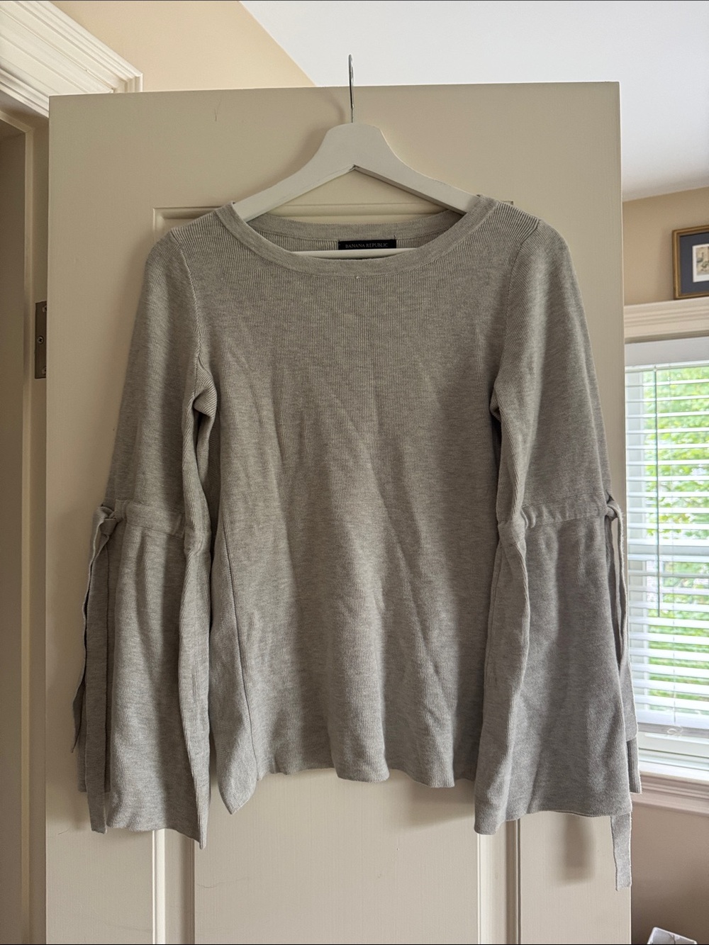 Banana Republic Heather Gray Long Sleeve Tie-Sleeve Knit Top